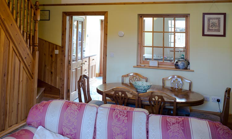 Cottage 41 dining room